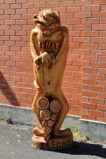 Geeveston - Wooden Sculpture (Tas)